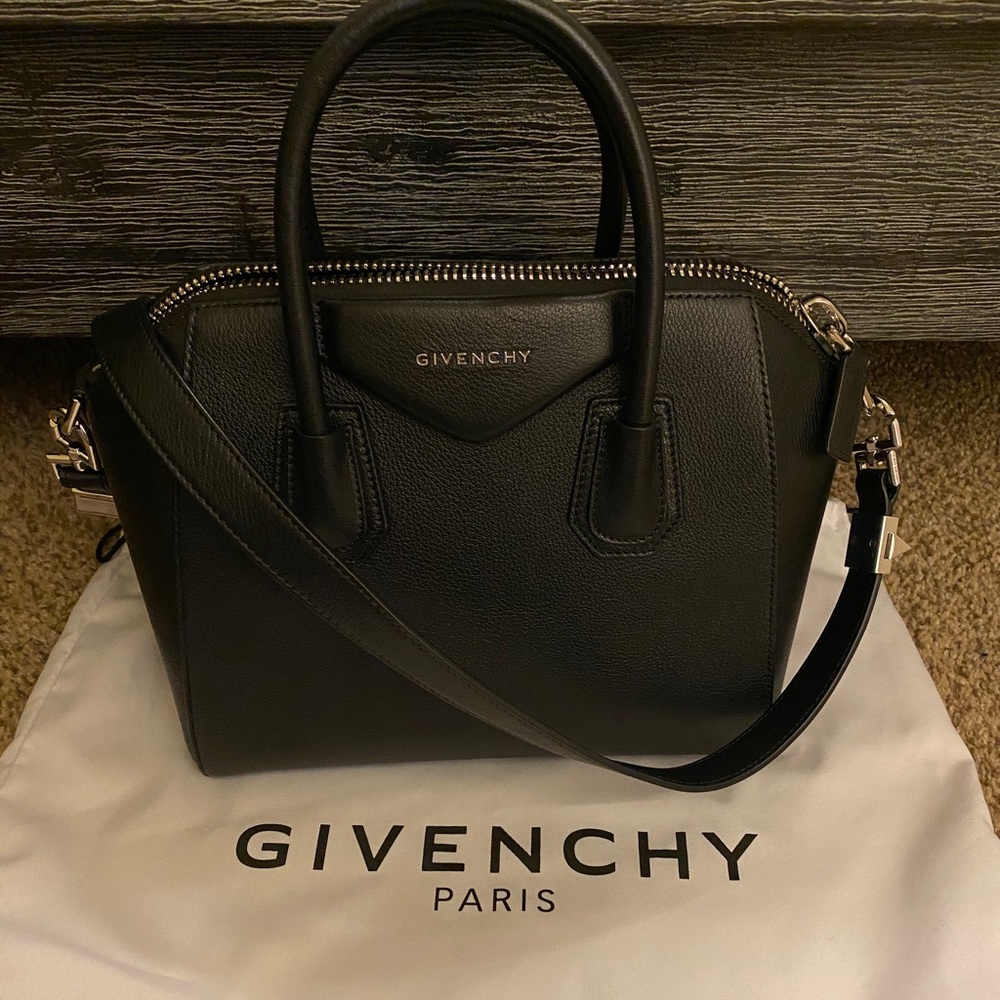 Givenchy small antigona bag black